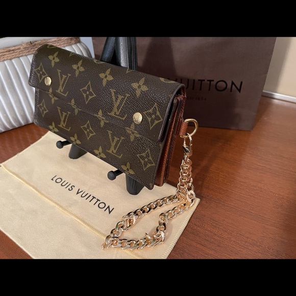 Louis Vuitton Portefeuille
Accordion Long Wallet Monogram - Picture 3 of 15